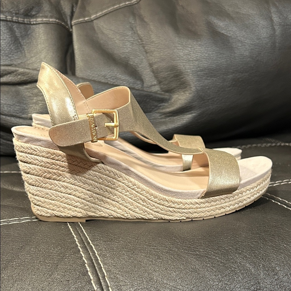 Reaction Kenneth Cole Gold Wedge Sandals - Picture 5 of 7